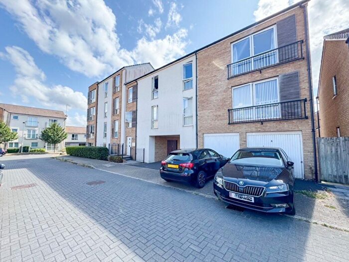 2 Bedroom Apartment For Sale In Hempton Field Drive, Patchway, Bristol, BS34
