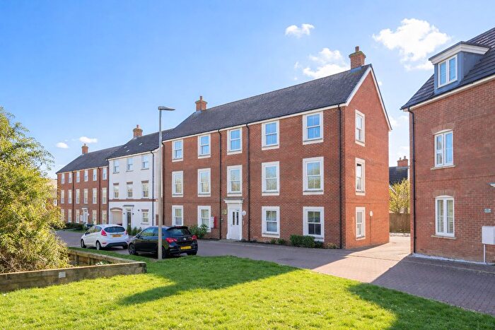 1 Bedroom Flat For Sale In Honduras Gardens, Newton Leys, Milton Keynes, MK3