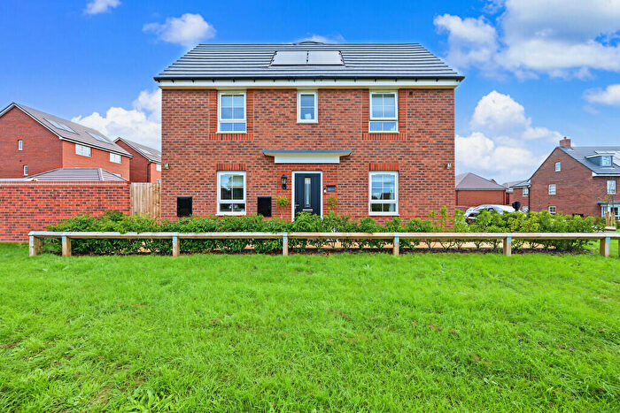3 Bedroom Semi-Detached House For Sale In Vermilion Way, Ashlawn Gardens, Rugby, CV22