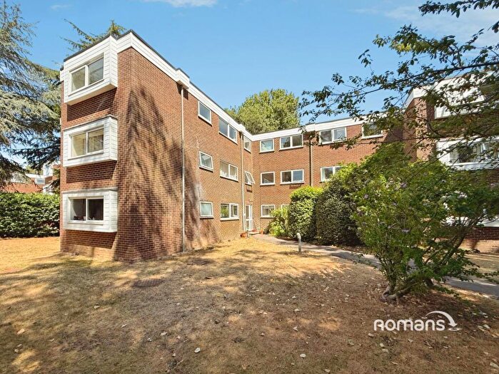 2 Bedroom Flat To Rent In Southlake Court, Woodley, Reading, RG5