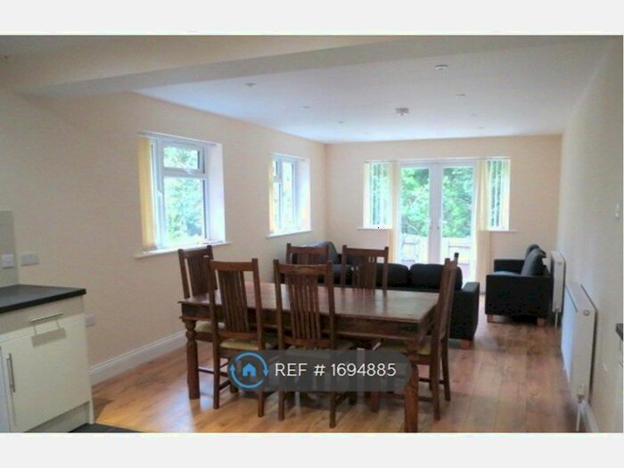 6 Bedroom Semi-Detached House To Rent In Burlington Road, Southampton, SO15