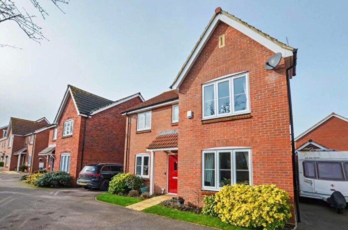 4 Bedroom Detached House For Sale In Silverthorn Drive, Moulton, Northampton, NN3