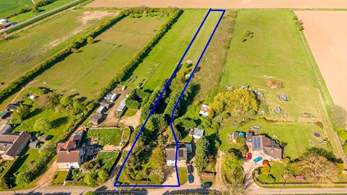 3 Bedroom Semi Detached House For Sale In Baulkins Drove, Sutton St James, Spalding, Lincolnshire, PE12