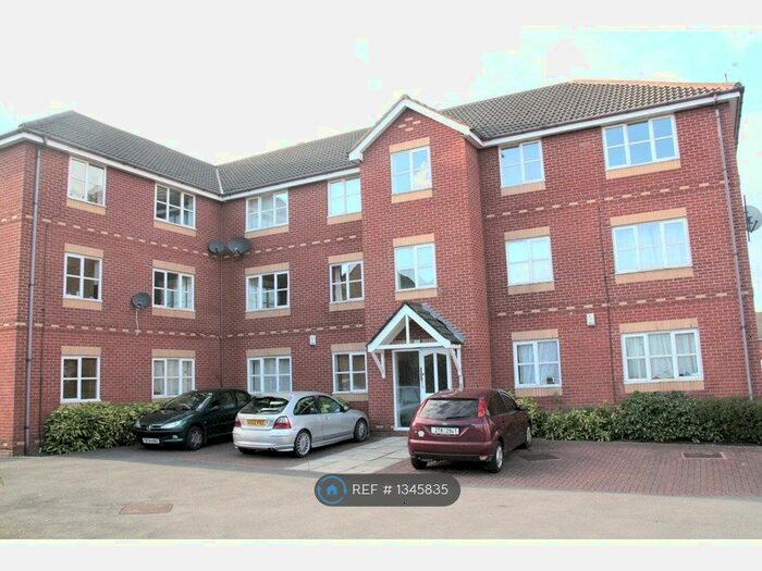 2 Bedroom Flat To Rent In Poplin Drive, Salford, M3