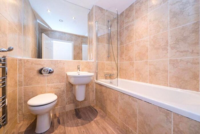 1 Bedroom Flat To Rent In Mora Street, Old Street, London, EC1V