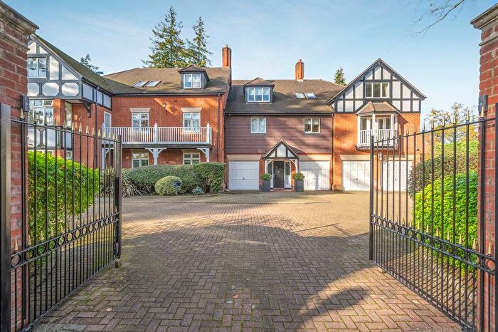 2 Bedroom Flat For Sale In Larch Avenue, Ascot, SL5