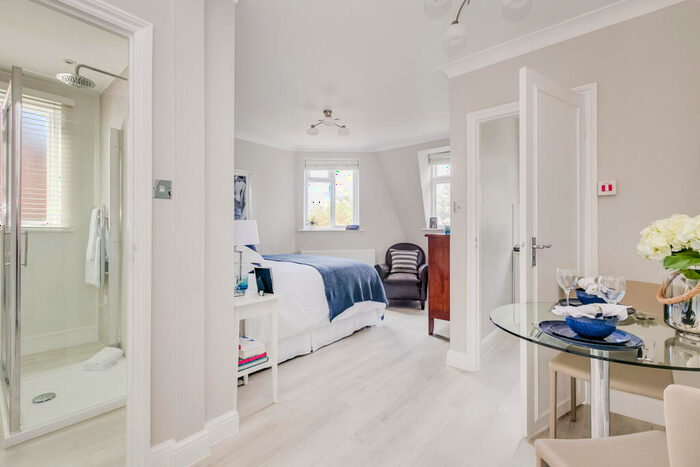 Flat To Rent In Langland Gardens, Hampstead, NW3
