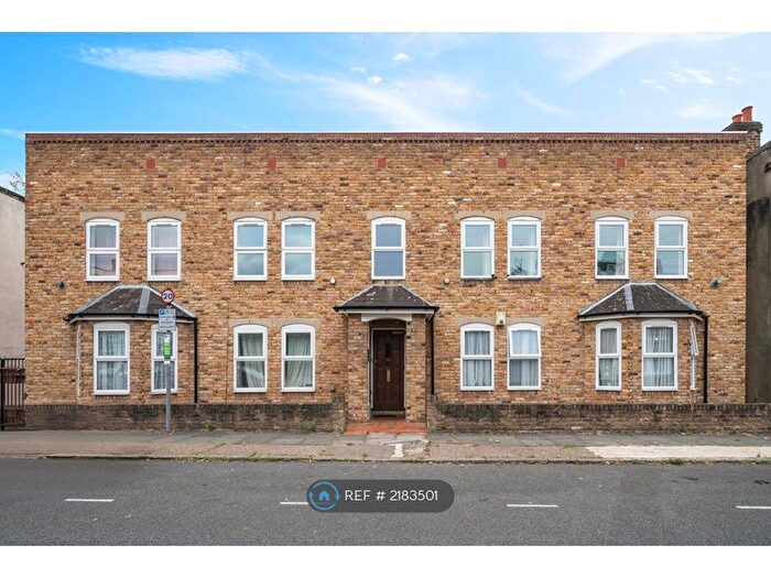 1 Bedroom Flat To Rent In Leathwell Road, London, SE8