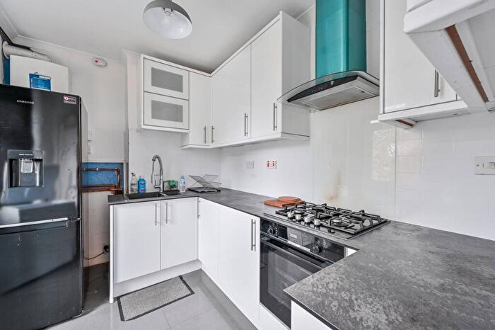 3 Bedroom Terraced House To Rent In Ankerdine Crescent, Woolwich, London, SE18