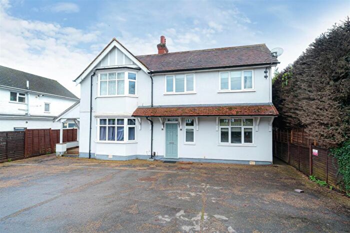 2 Bedroom Flat To Rent In Fleet Road, Fleet, GU51
