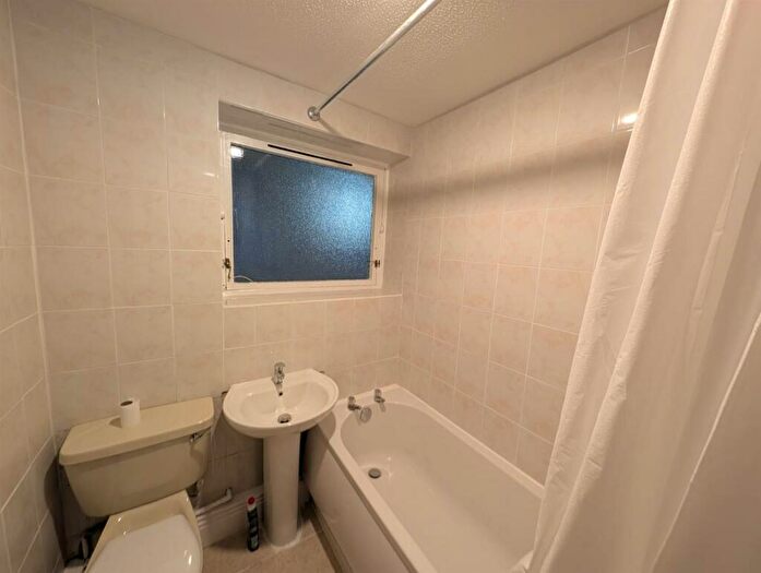 2 Bedroom Apartment To Rent In Cassandra Court, Asgard Drive, Salford, M5