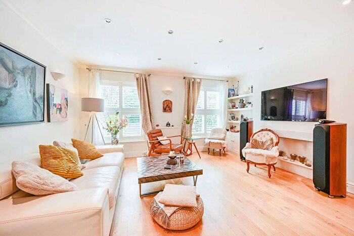 3 Bedroom Terraced House To Rent In St James Court, Gunnersbury, London, W4