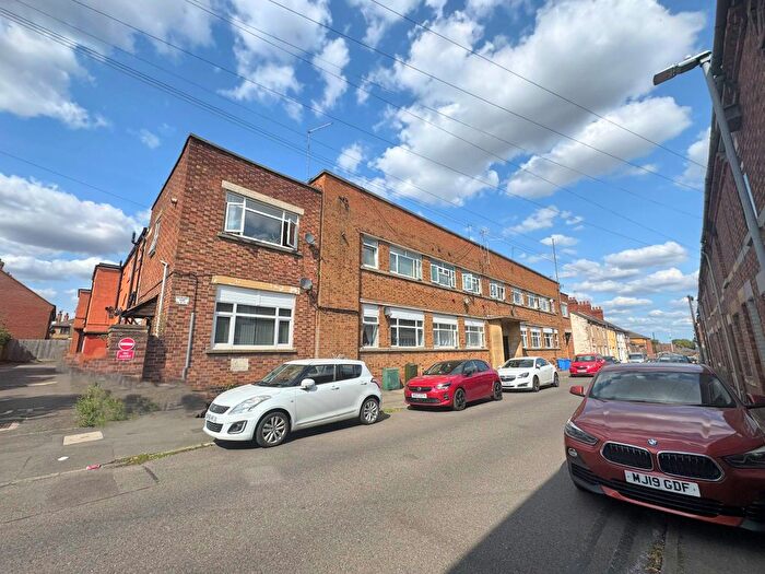 1 Bedroom Flat To Rent In Wood Street, Kettering, NN16