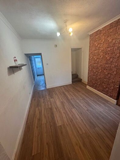 3 Bedroom Terraced House To Rent In Hartley Road, Luton, LU2