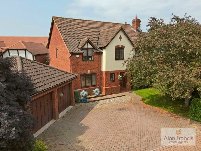 5 Bedroom Detached House To Rent In Duncan Grove, Shenley Church End, Milton Keynes, MK5