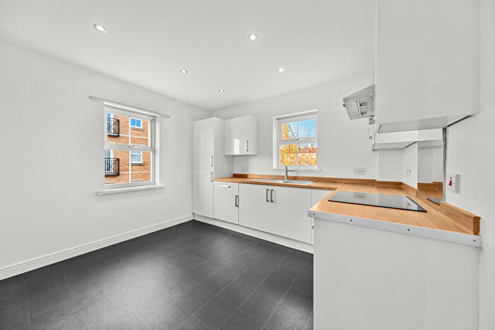 2 Bedroom Apartment To Rent In Mansion Gate Mews, Chapel Allerton, Leeds, LS7