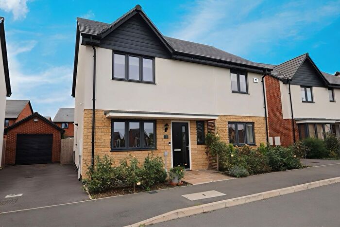 5 Bedroom Detached House For Sale In Rye Crescent, Witney, OX29