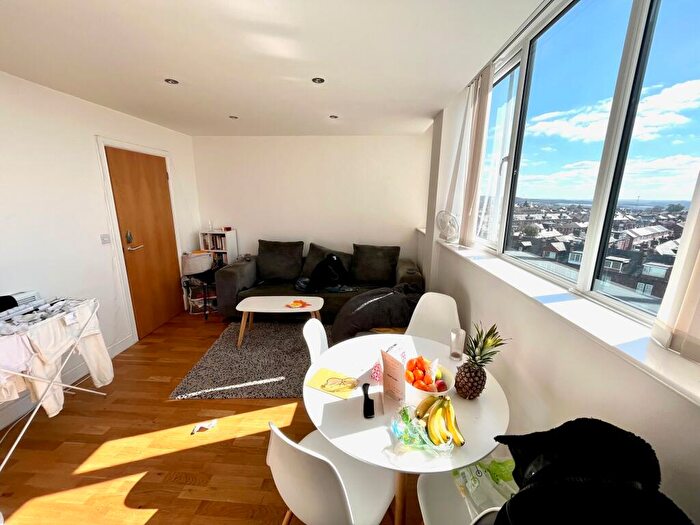 2 Bedroom Apartment To Rent In York Towers Leeds, LS9