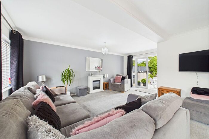 3 Bedroom Detached Bungalow For Sale In Heathlands Drive, Croxton, IP24