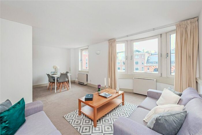 2 Bedroom Flat To Rent In Cramer Street, Marylebone, London, W1U