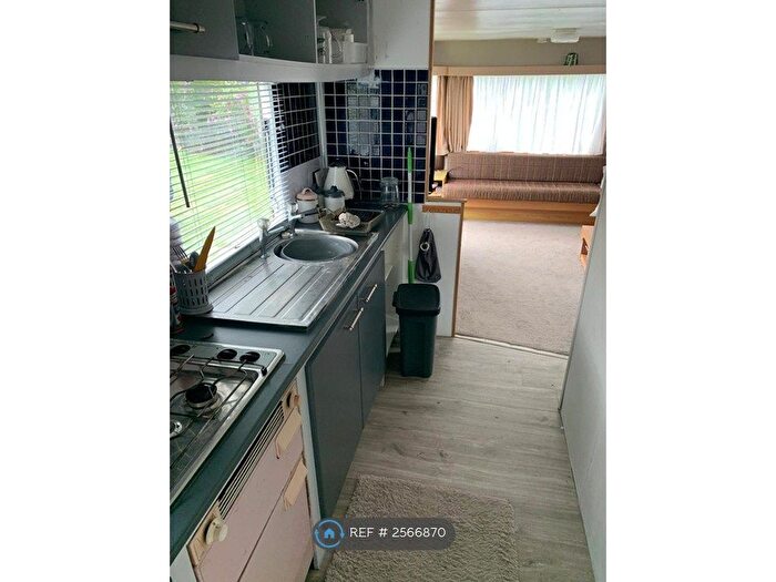 2 Bedroom Mobile/park Home To Rent In Windmill Caravan Park, Winchelsea Beach, Winchelsea, TN36