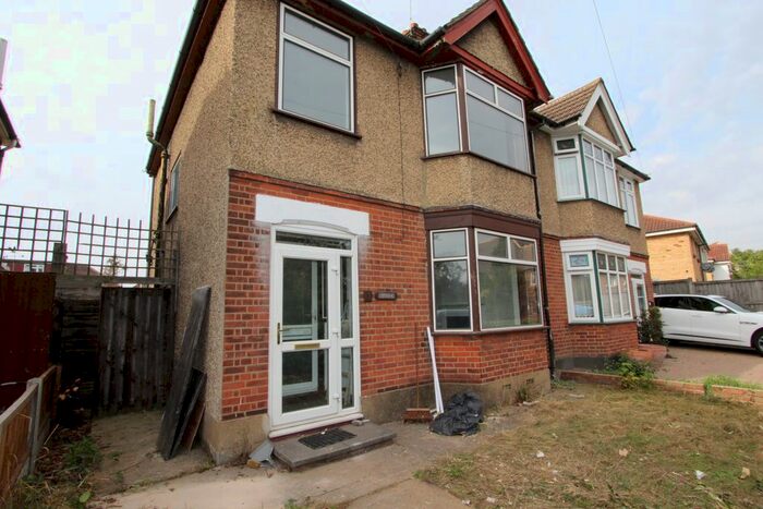 4 Bedroom Semi-Detached House To Rent In Whitehall Lane, Grays, RM17