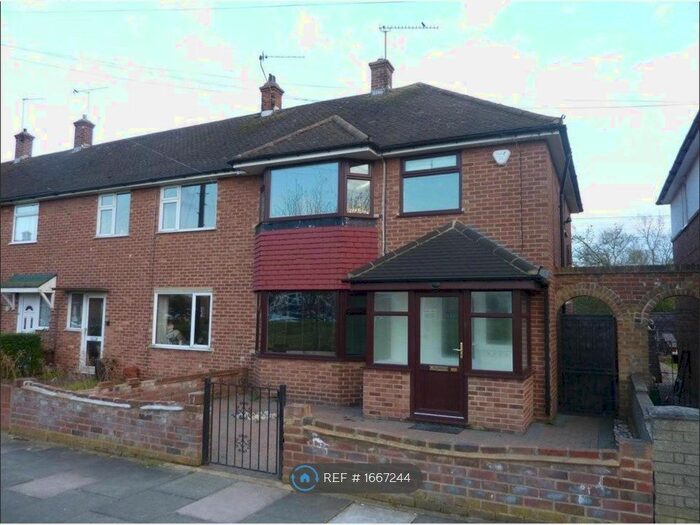 3 Bedroom Semi-Detached House To Rent In Plover Gardens, Upminster, RM14