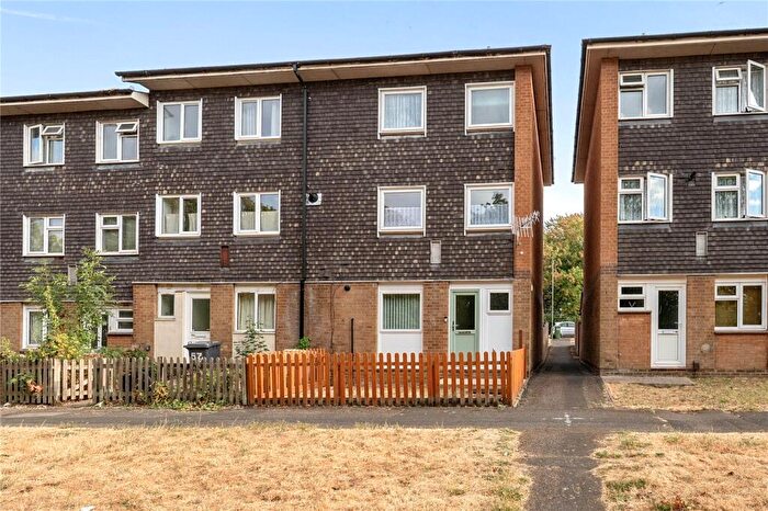 3 Bedroom End Of Terrace House For Sale In Melrose Walk, Basingstoke, Hampshire, RG24