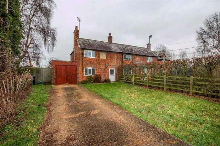 2 Bedroom House To Rent In Langdale Cottages, Station Road, Tring, HP23