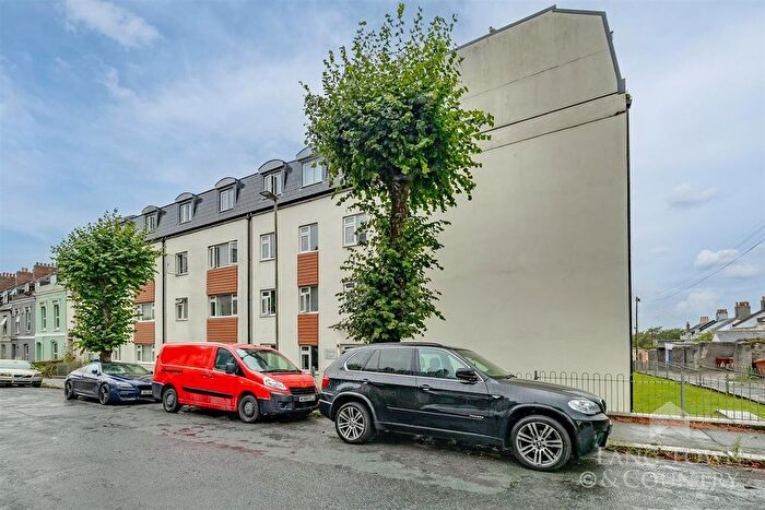 2 Bedroom Flat To Rent In Victoria Place, Stoke, Plymouth, PL2