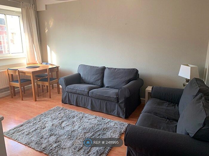 3 Bedroom Maisonette To Rent In Arnold Estate, London, SE1