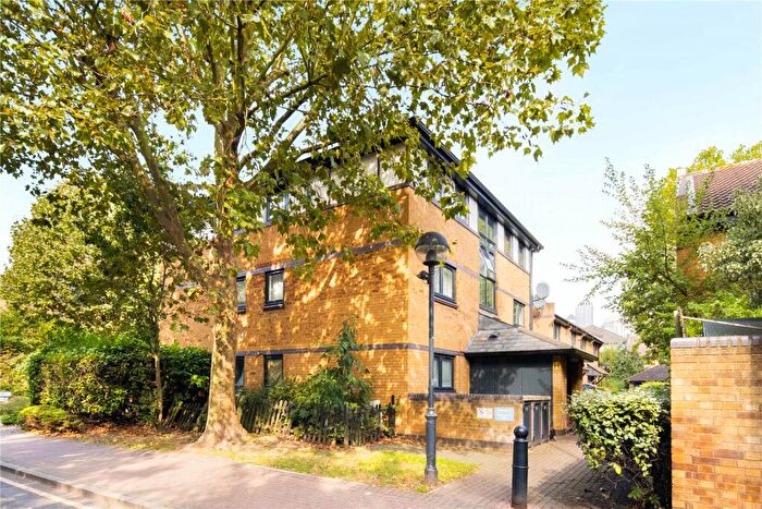 2 Bedroom Flat To Rent In Taeping Street, Isle Of Dogs, London, E14