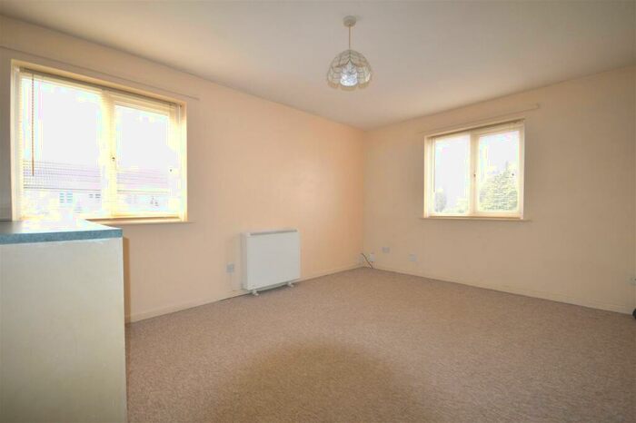 1 Bedroom Flat To Rent In Chantry Close, Peterborough, PE1