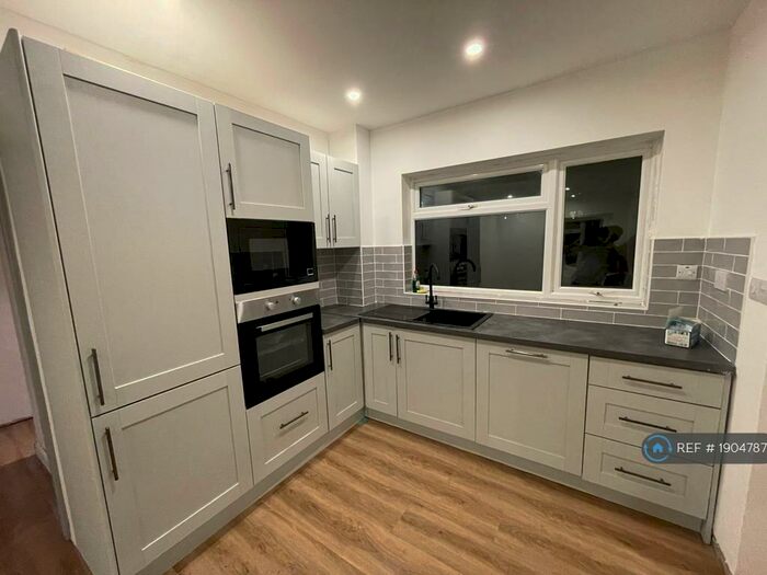 3 Bedroom Semi-Detached House To Rent In Howard Road, Saffron Walden, CB10