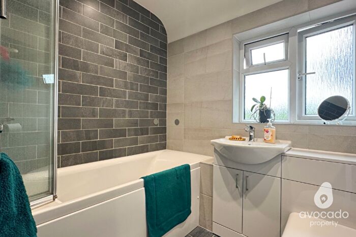 3 Bedroom Terraced House For Sale In Abbots Road, Burghfield Common, RG7