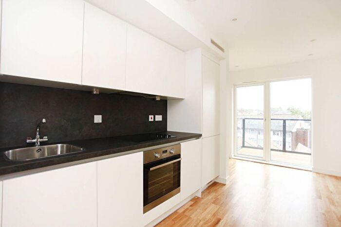 1 Bedroom Flat For Sale In Shearwater Drive, Hendon, London, NW9
