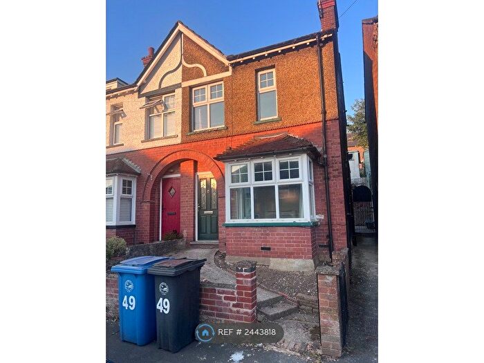 3 Bedroom End Of Terrace House To Rent In Brockhurst Road, Chesham, HP5