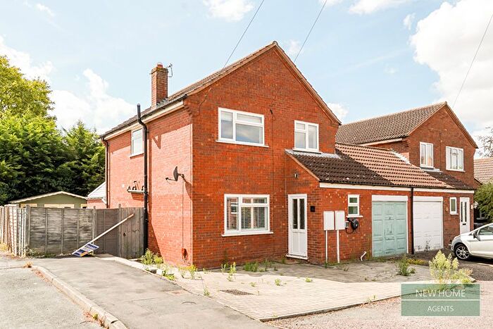 4 Bedroom Link Detached House For Sale In Farm House Close, Bottesford, Nottingham, NG13