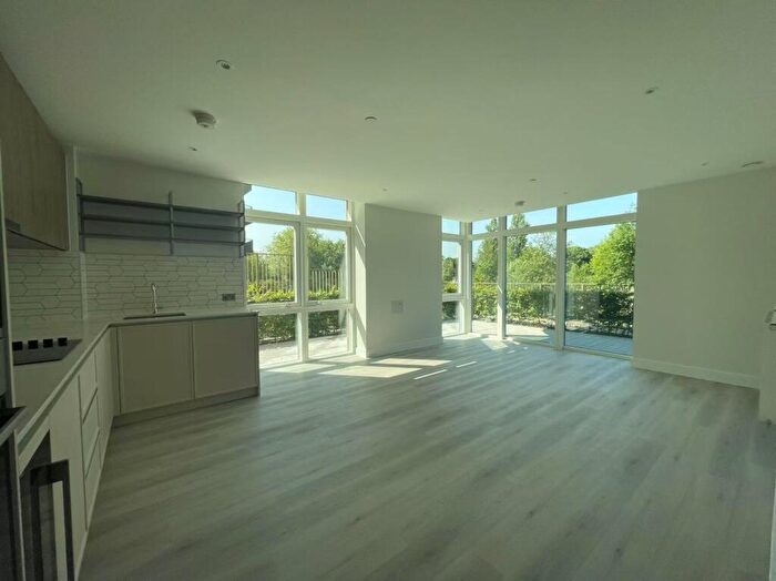 3 Bedroom Flat To Rent In Cairncross House, Townsend Road, SE3