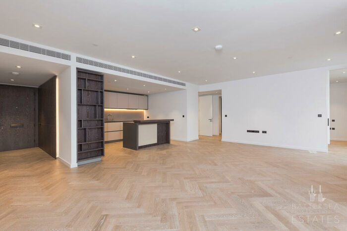 3 Bedroom Apartment To Rent In L-, Circus Road West, Battersea, SW11