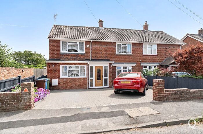 4 Bedroom Semi Detached House For Sale In Cellar Hill, Lynsted, Sittingbourne, Kent, ME9