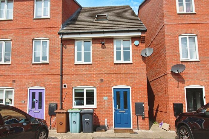 3 Bedroom Terraced House To Rent In Carrick Drive, Thornbury, Bradford, BD3