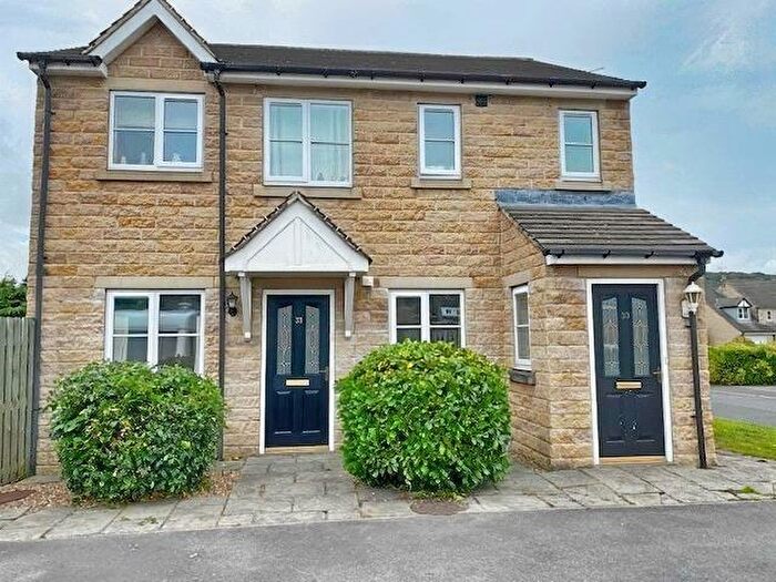 2 Bedroom Apartment For Sale In Old Earth, Elland, HX5