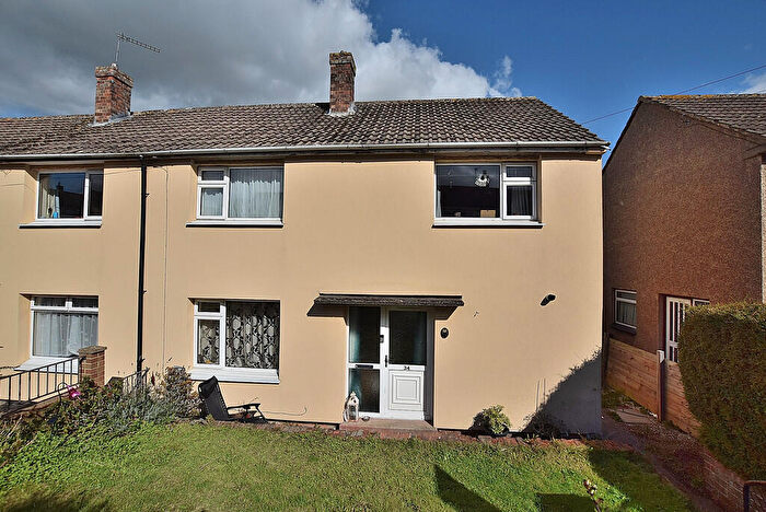 3 Bedroom Semi-Detached House For Sale In St. Johns Road, Hipswell, DL9