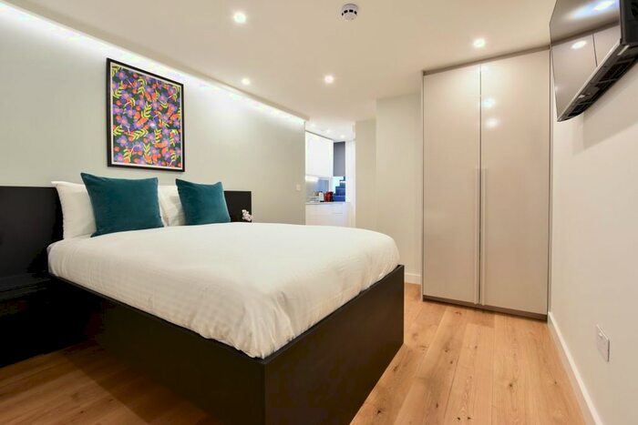 Studio To Rent In Penywern Road, London, SW5