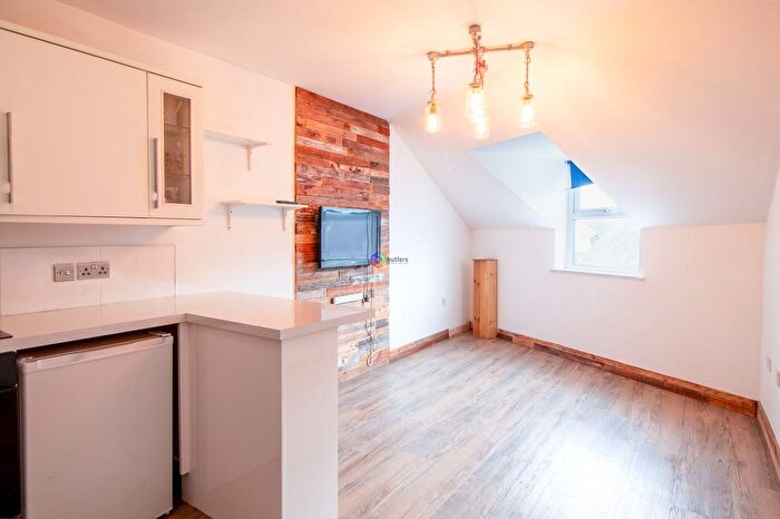 1 Bedroom Flat For Sale In Chesterfield Road, Sheffield, S8