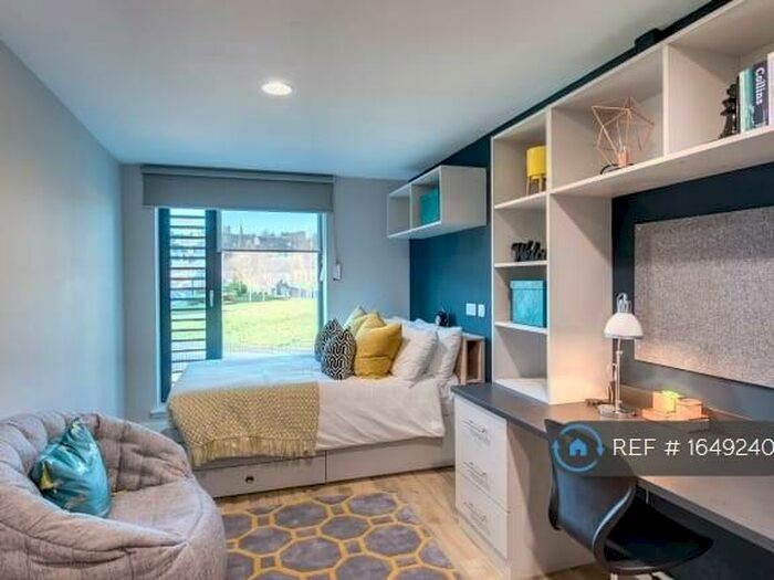 Studio To Rent In Forthside Way, Stirling, FK8