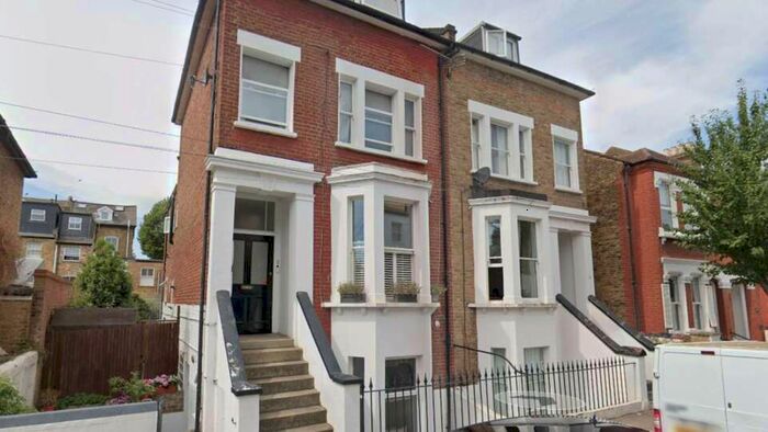 2 Bedroom Flat To Rent In Haldon Road, London, SW18