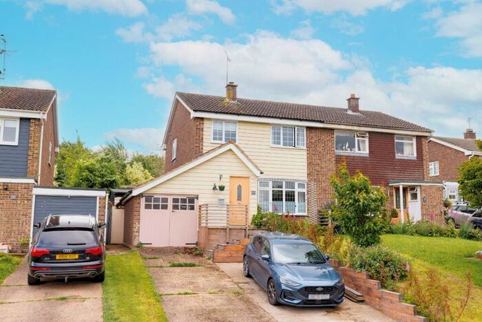 3 Bedroom Semi-Detached House For Sale In Barryfields, Shalford, Braintree, CM7