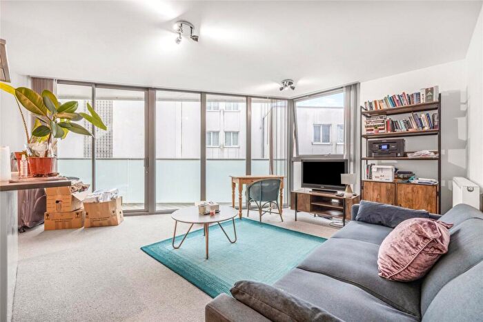 1 Bedroom Apartment To Rent In Stainsby Road, London, E14